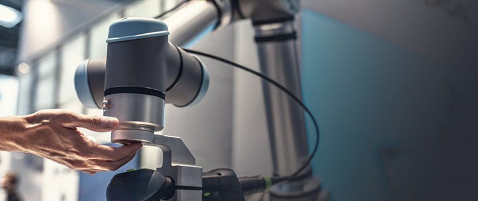 Book a call with an automation expert from Universal Robots today